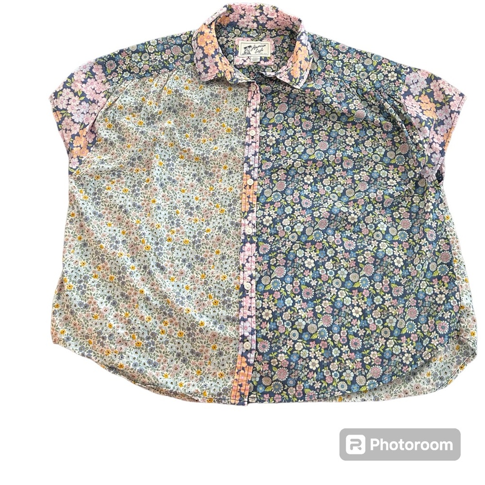 American Eagle short sleeve Floral Blouse M